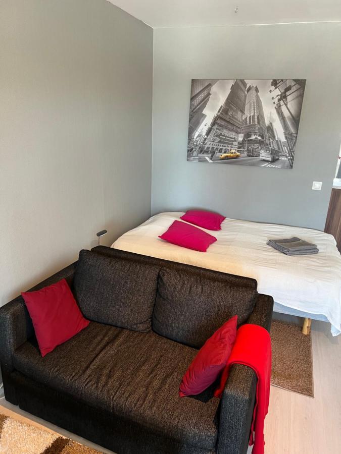 Kemi City L Near Snowcastle, 2 Rooms, Kitchen, Glazed Balcony, Free Parking On Street מראה חיצוני תמונה